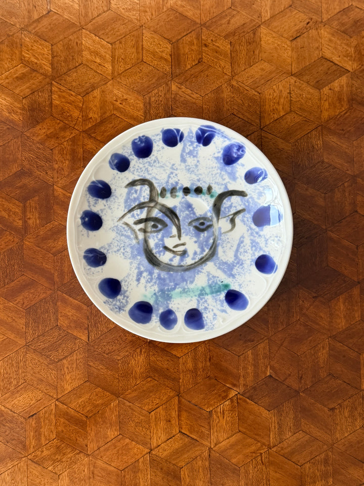 Modernist Ceramic Portrait Plate in the Manner of Pablo Picasso - 20th Century
