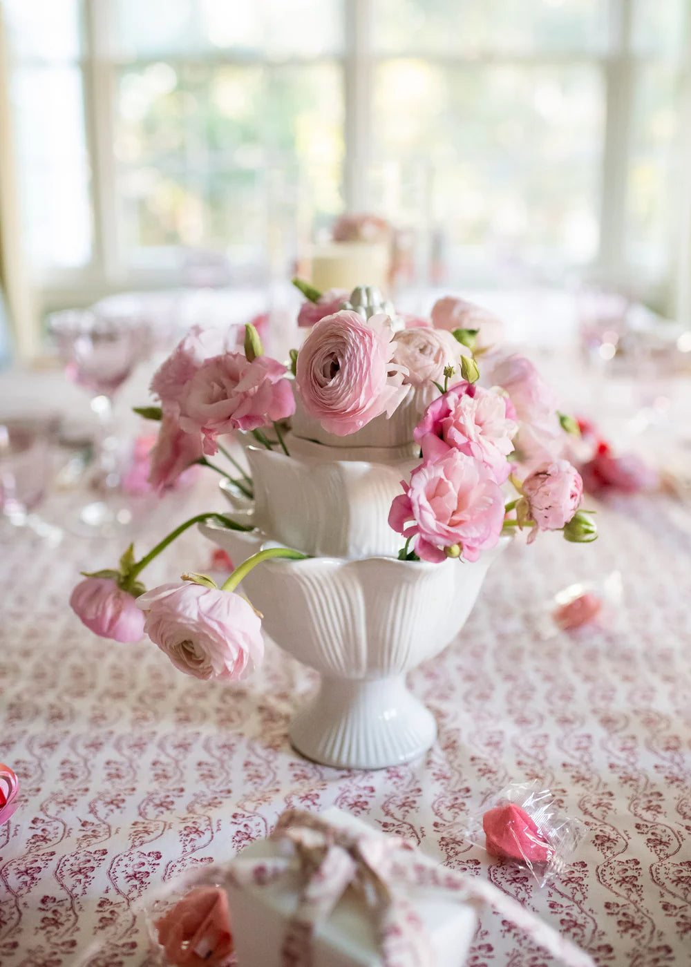 Artichoke Tulipiere - White Floral Vase